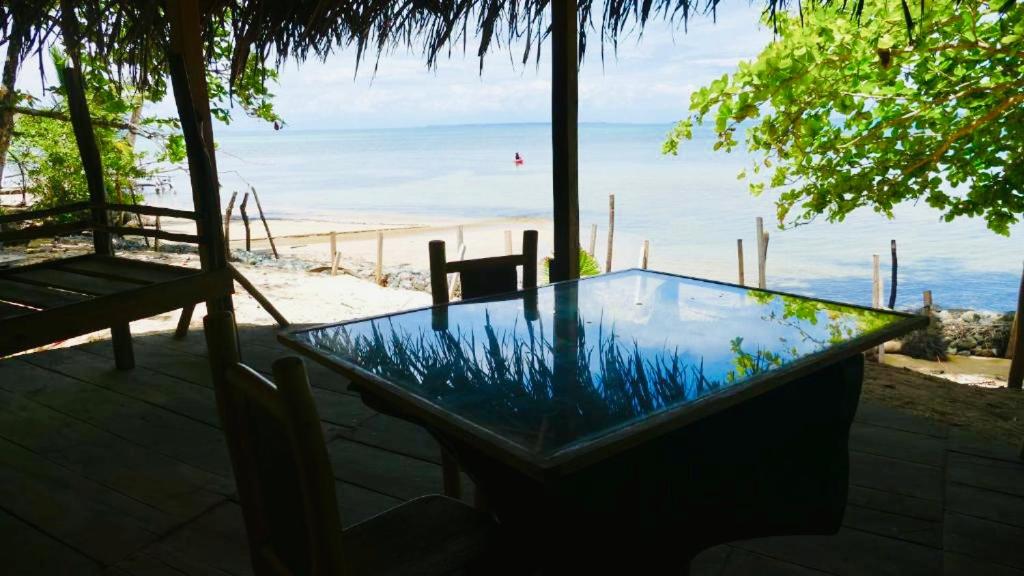 Private Beachfront House with Kayak & Guided Tours photo 4