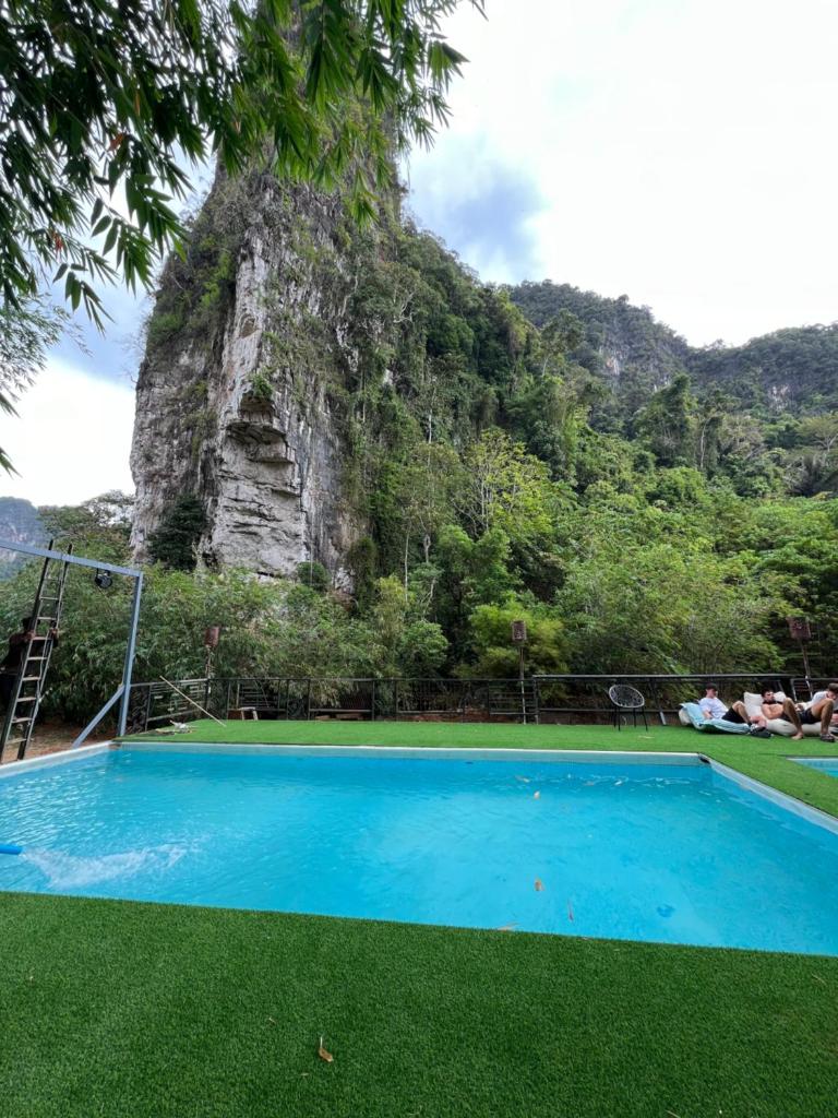 Mountain View Party Hostel
