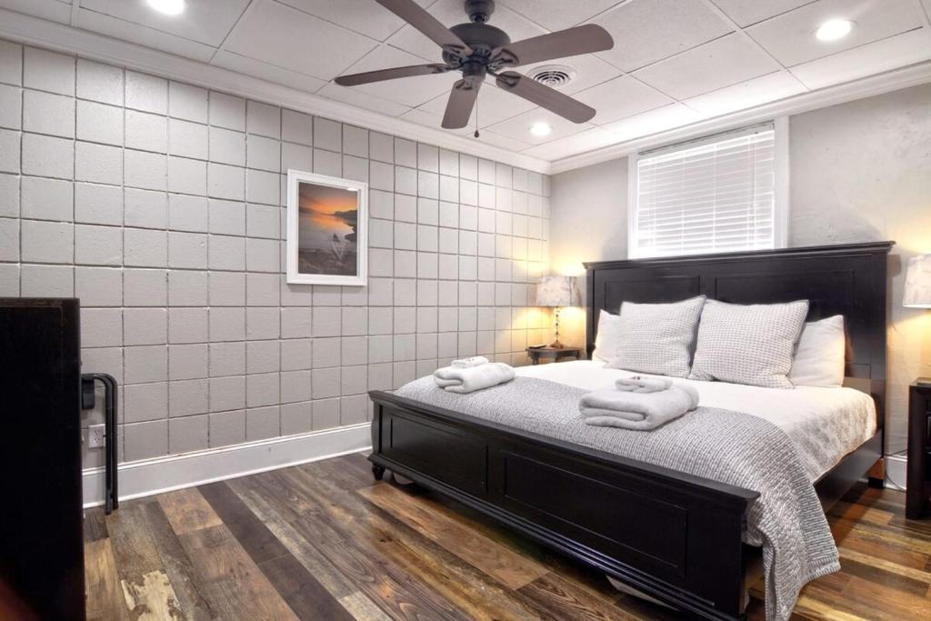 Comfortable Cottage on the Blue Mile - Close to GSU! photo 2