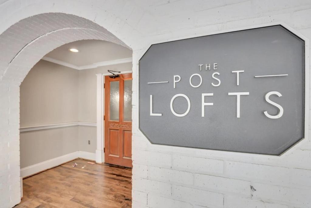 Eagle's Nest - Spacious Loft Downtown - Near GSU photo 2