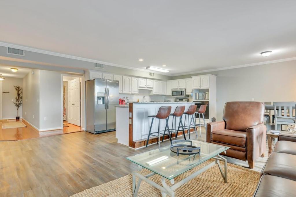 Eagle's Nest - Spacious Loft Downtown - Near GSU photo 4