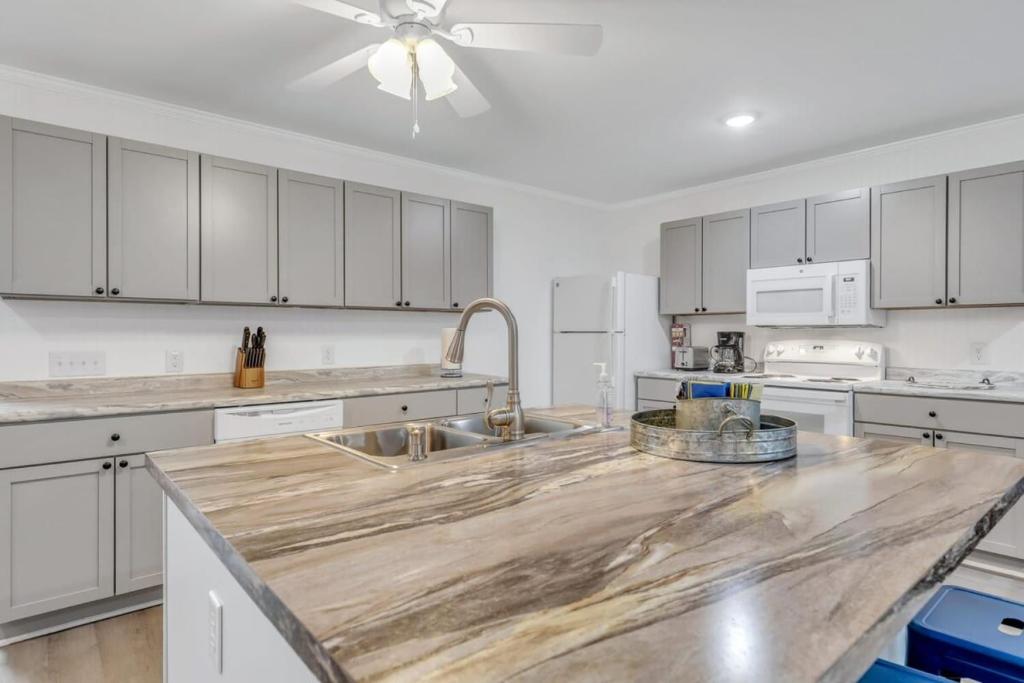 Eagle's Nest - Upscale Loft Downtown Close to GSU photo 3