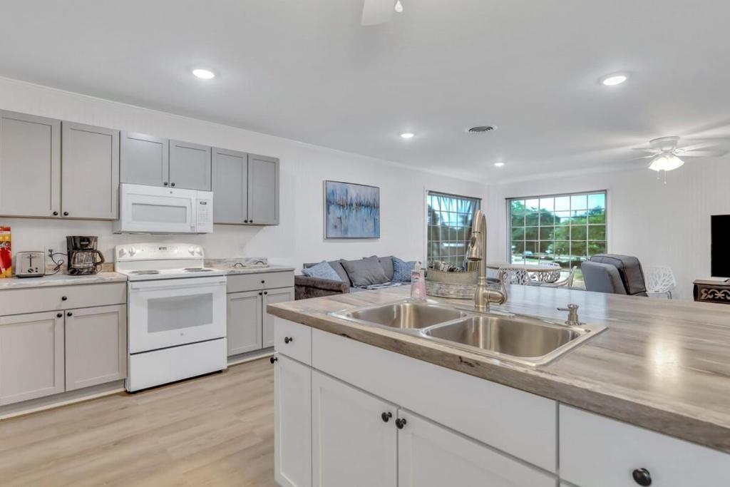 Eagle's Nest - Upscale Loft Downtown Close to GSU photo 4