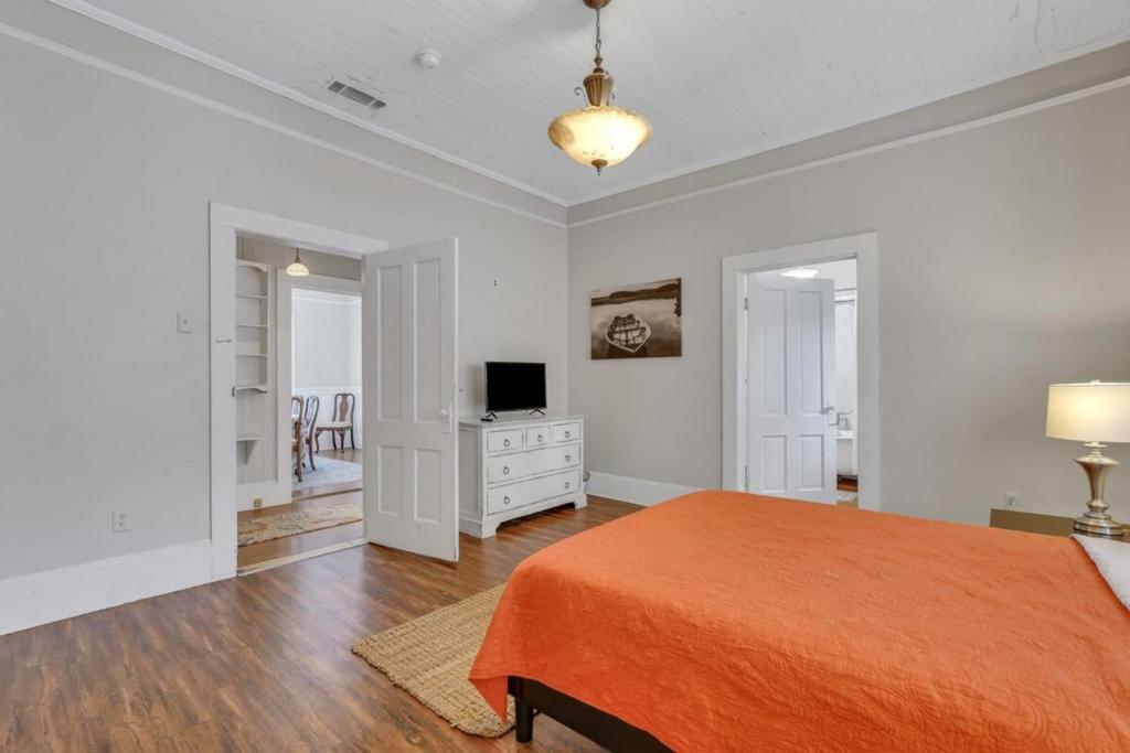 Historic Southern Home - close to downtown and GSU photo 1