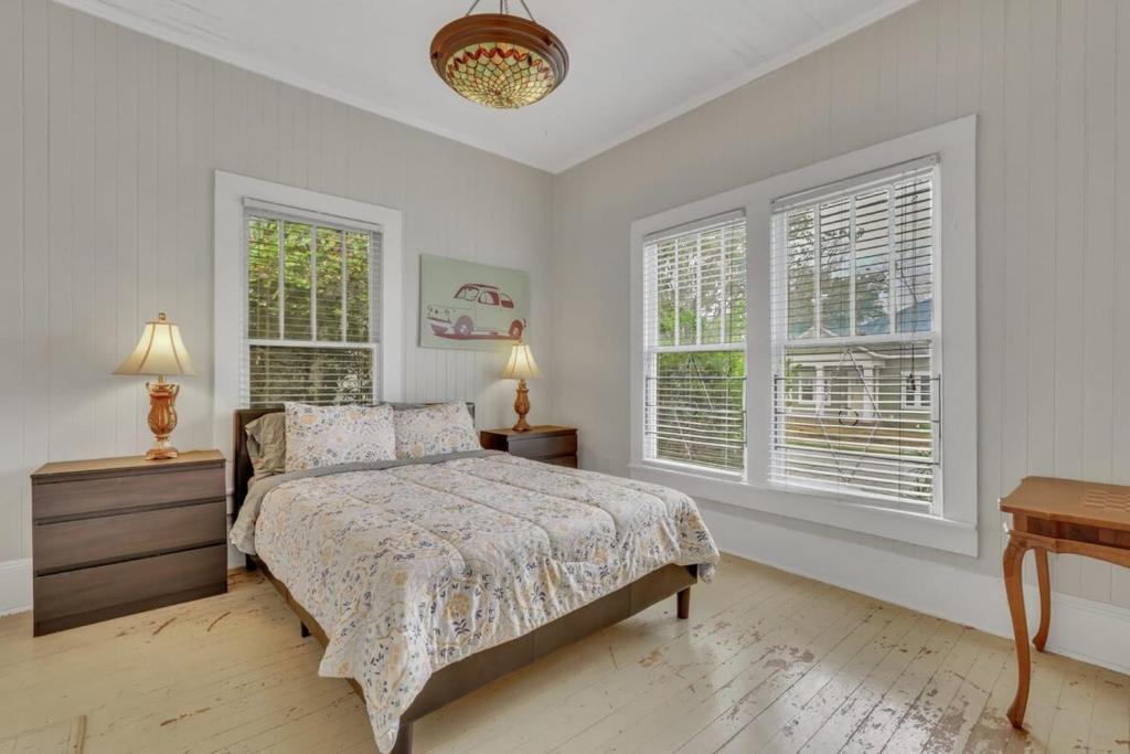 Historic Southern Home - close to downtown and GSU photo 3
