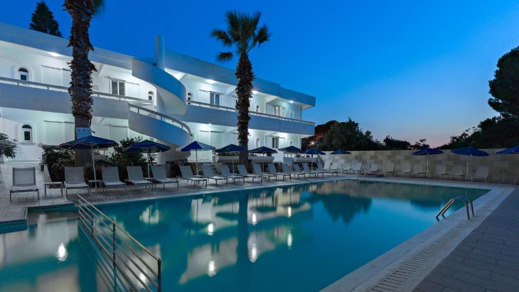 Paleos Hotel Apartments photo 3