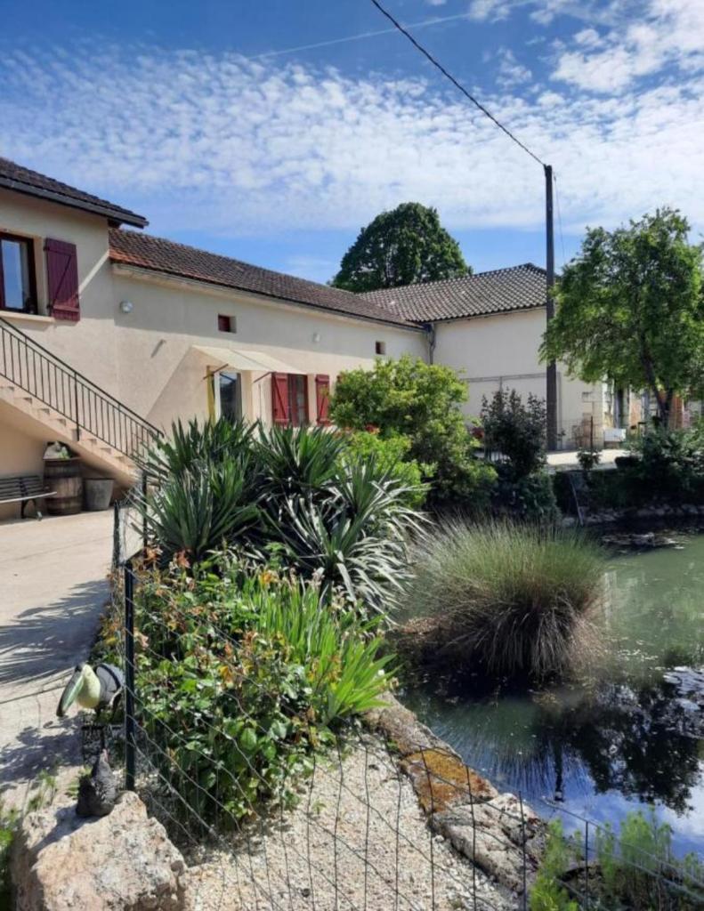 CHARMANT LOGEMENT ENTIER A LA CAMPAGNE photo 1