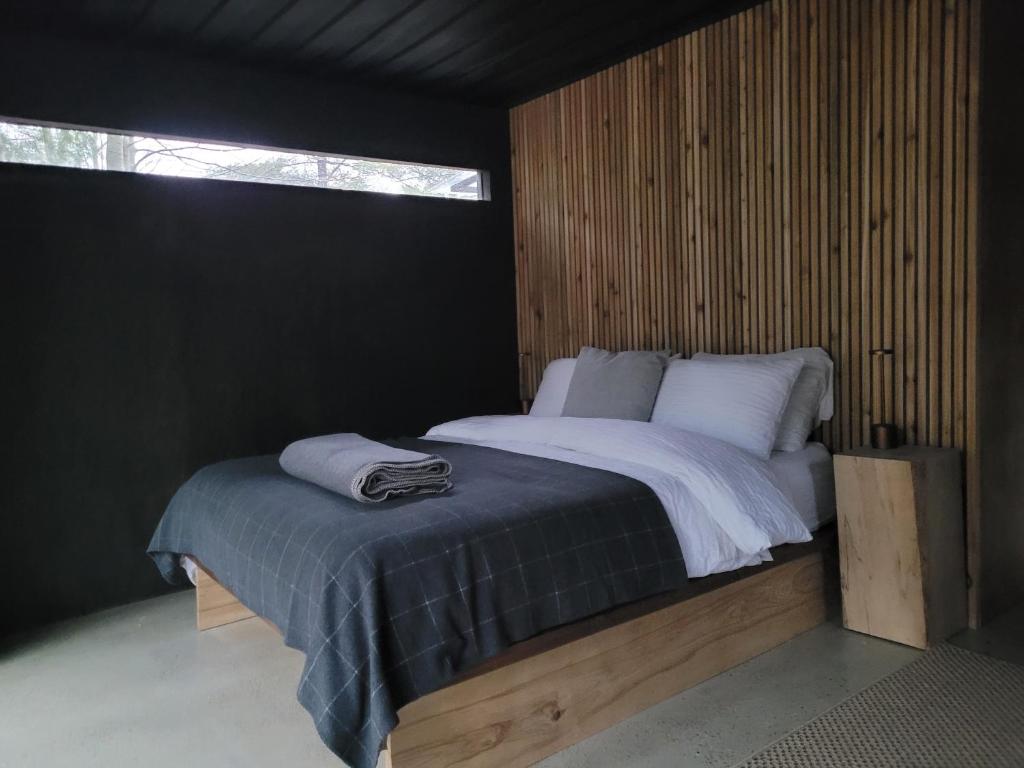 Black Pine Tree House photo 1