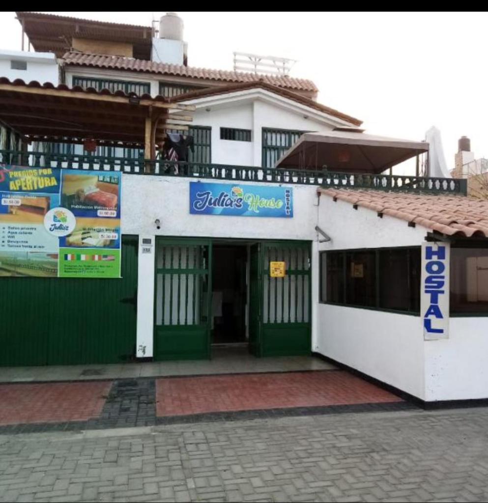 Julia's House huanchaco