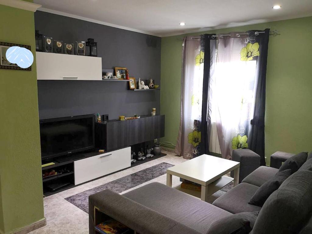2 bedrooms apartement with wifi at Barbastro