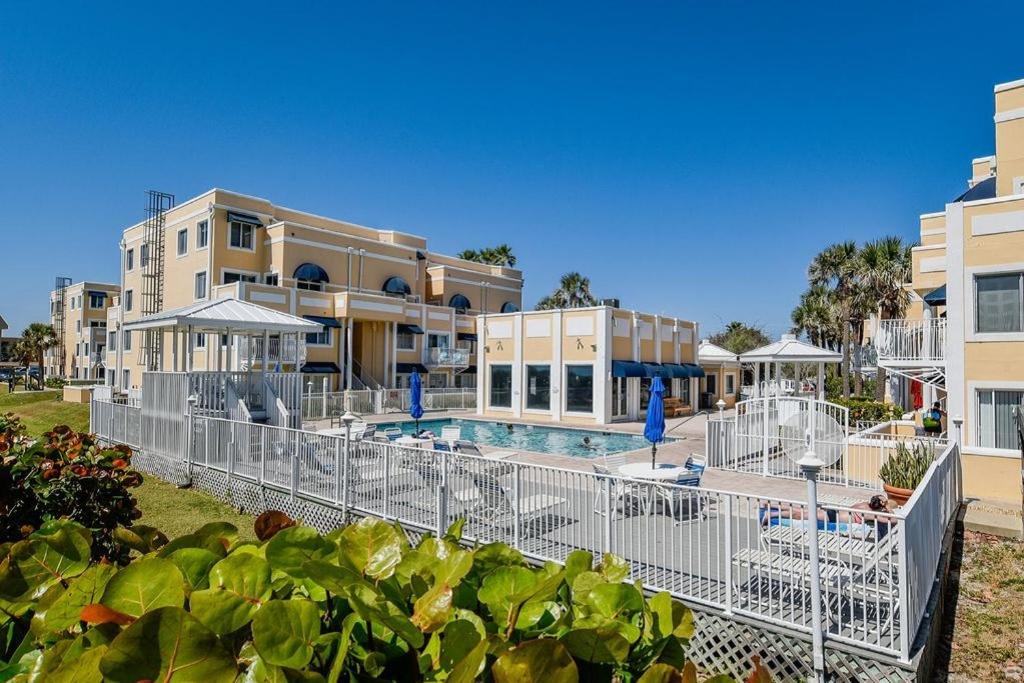 Patio Condo Deluxe 2br - Sleeps 5 Guests 312 photo 1