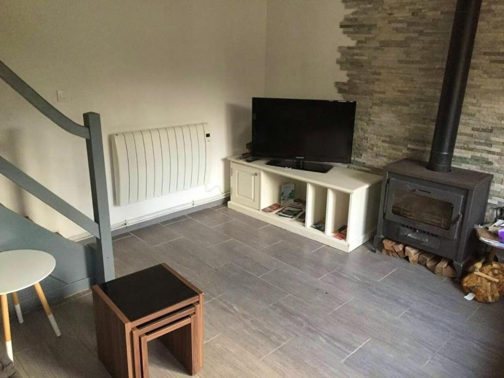 Maison de 3 chambres avec terrasse et wifi a Blere photo 1