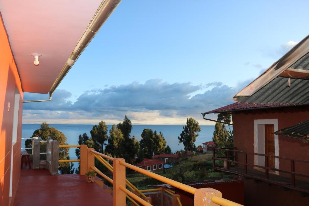 SUNSET Lodge Amantani photo 2