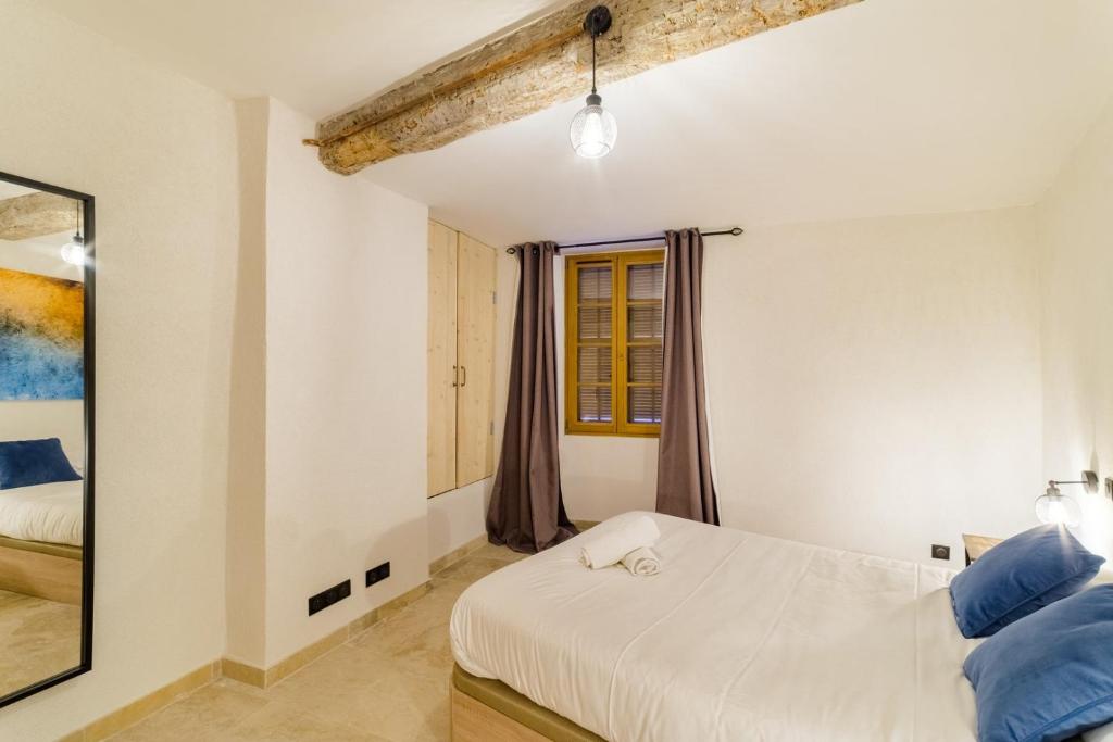 Charmant Appartement - Saint Paul de Vence Village - Tap to explore photos