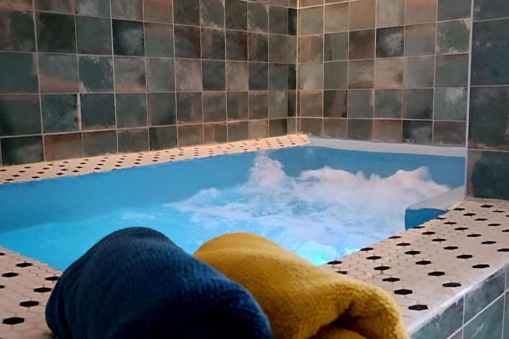 Disney 4 personnes avec jacuzzi