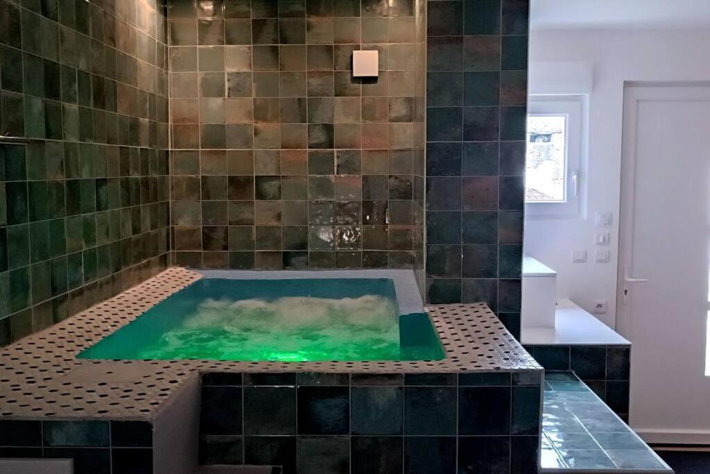 Disney 4 personnes avec jacuzzi photo 3