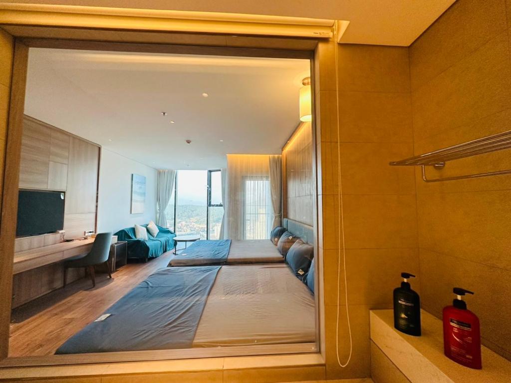 A La Carte Ha Long Bay Residence - B Tower