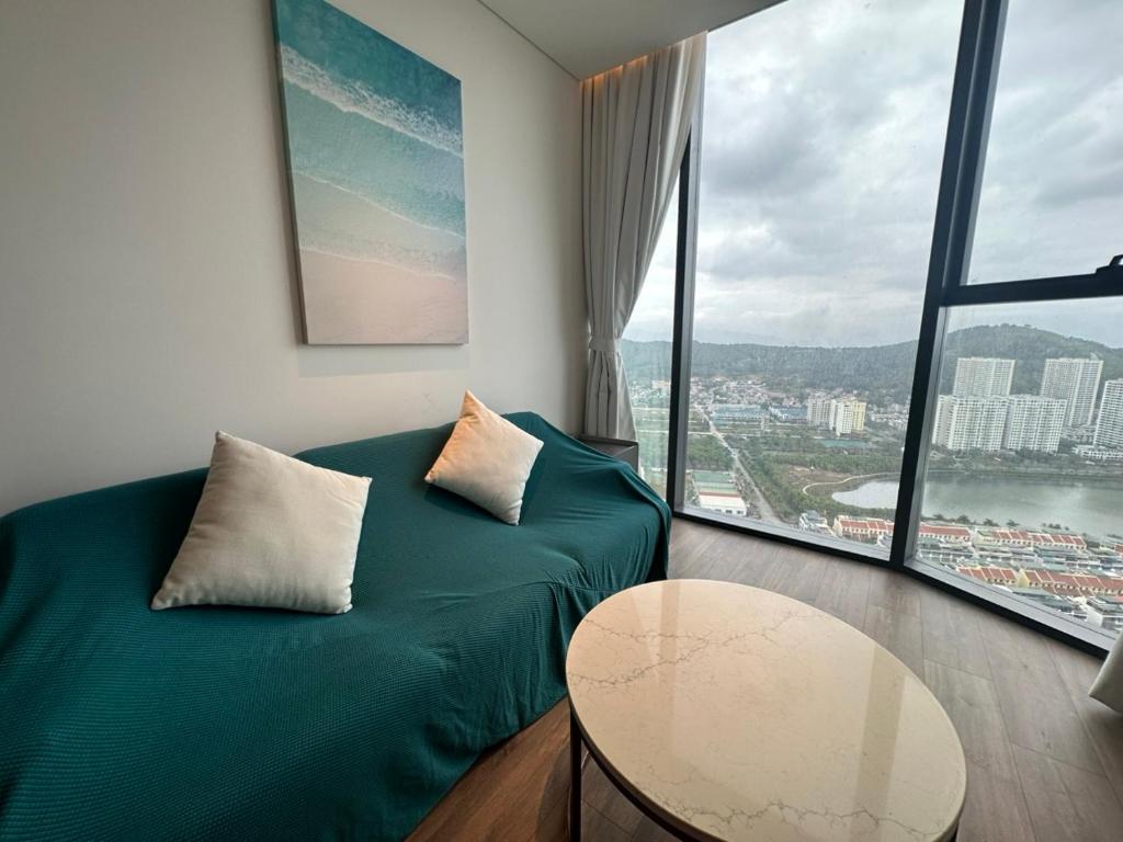 A La Carte Ha Long Bay Residence - B Tower