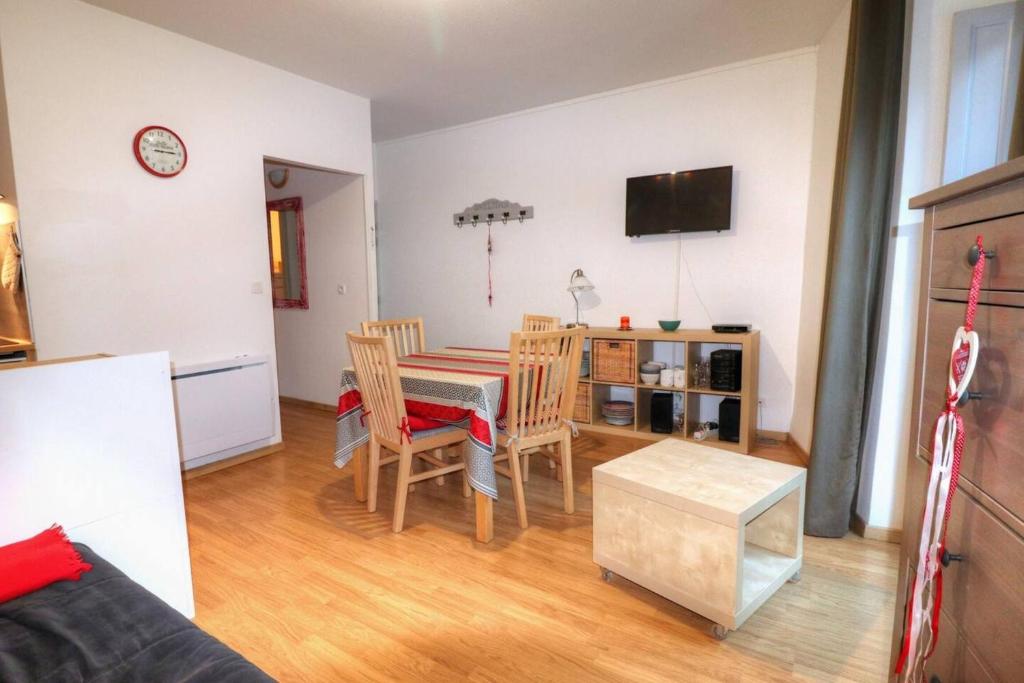 Appartement de 2 chambres a Bagneres de Luchon a 200 m des pistes avec wifi photo 2