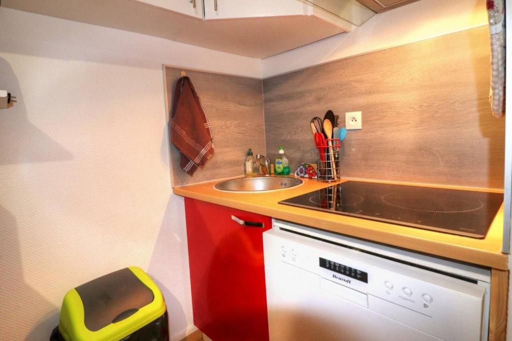 Appartement de 2 chambres a Bagneres de Luchon a 200 m des pistes avec wifi photo 4