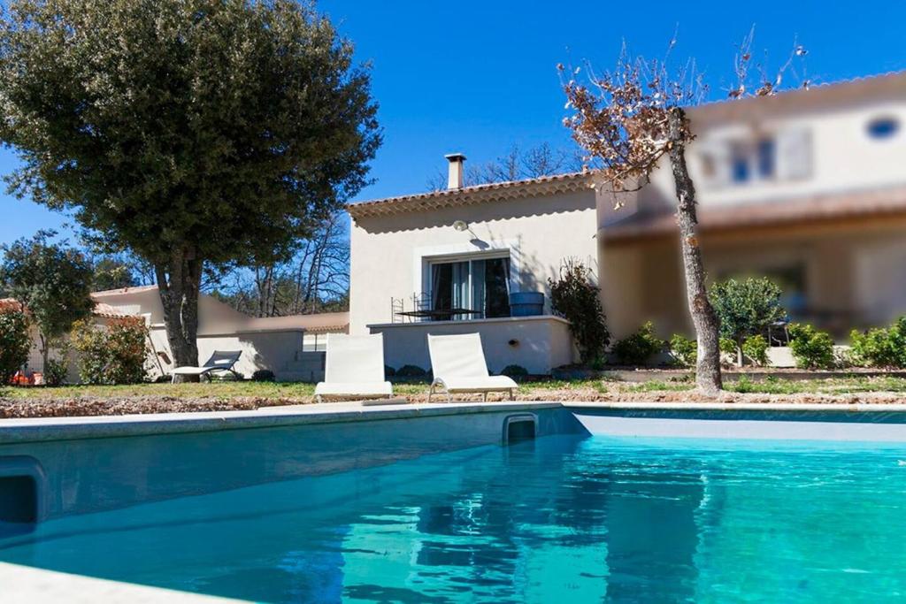 Propriete de 2 chambres avec piscine partagee terrasse et wifi a Saint Saturnin les Apt