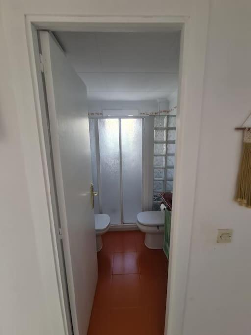 Nice beachside 2-BD apt near Barcelona photo 2