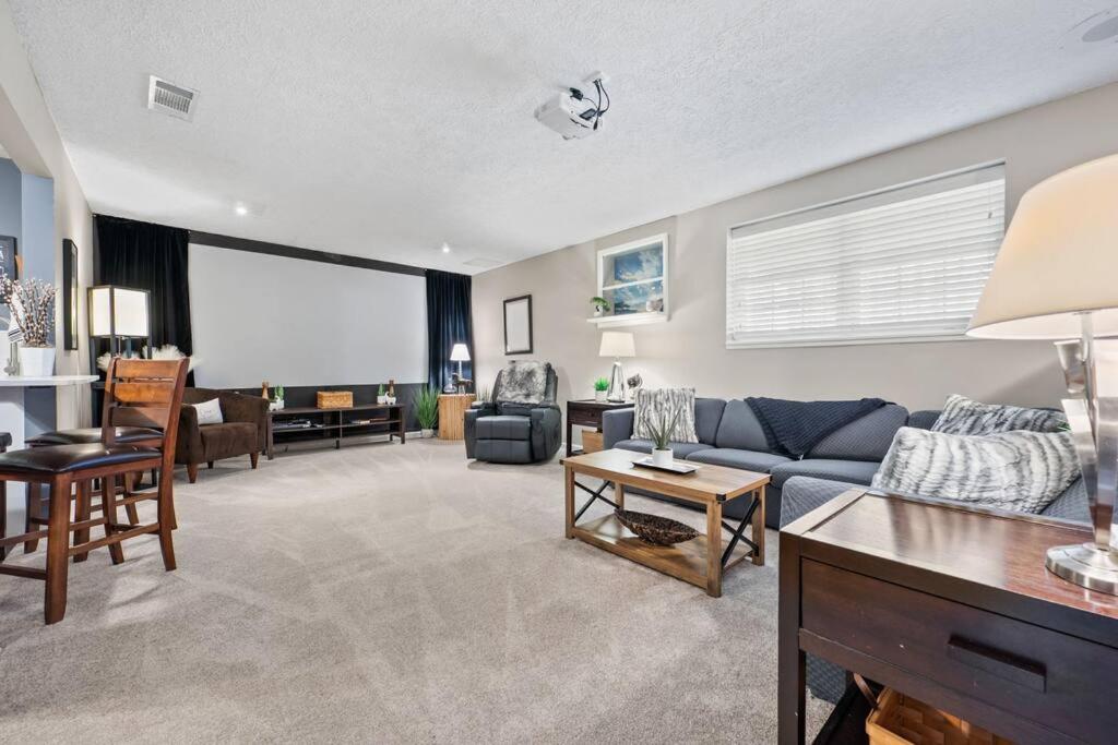 Excellent Roswell Location!