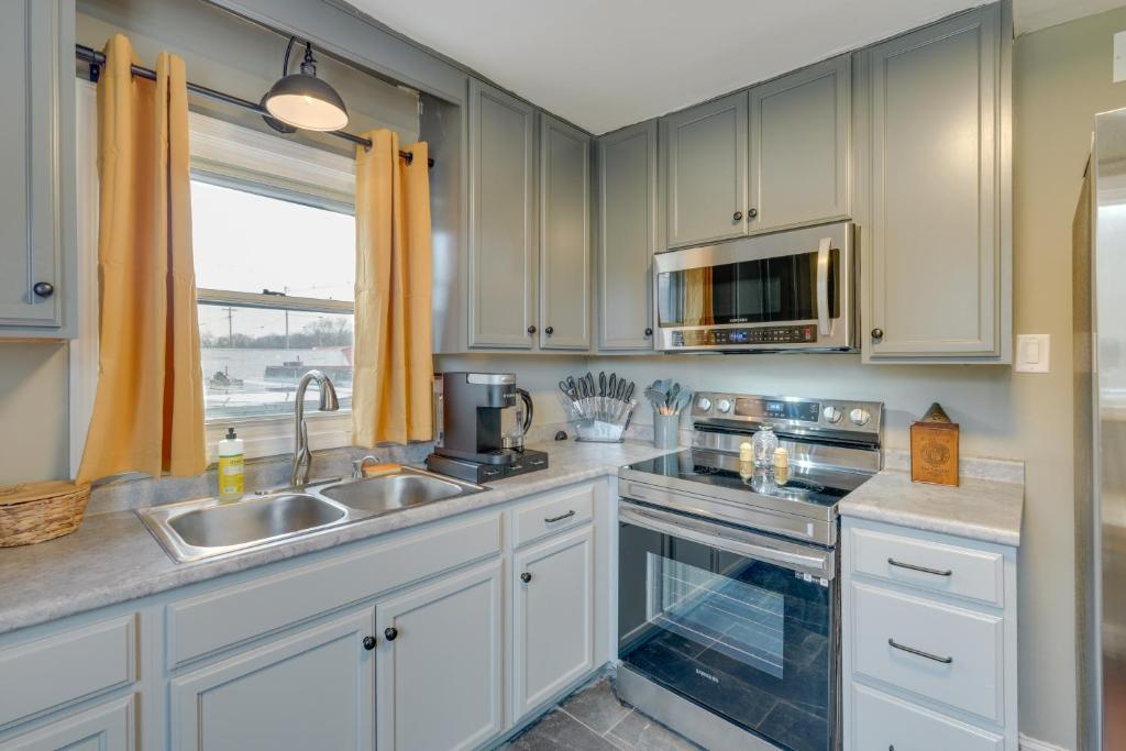 Quaint Kingsport Apartment Near Greenbelt Trail! photo 1