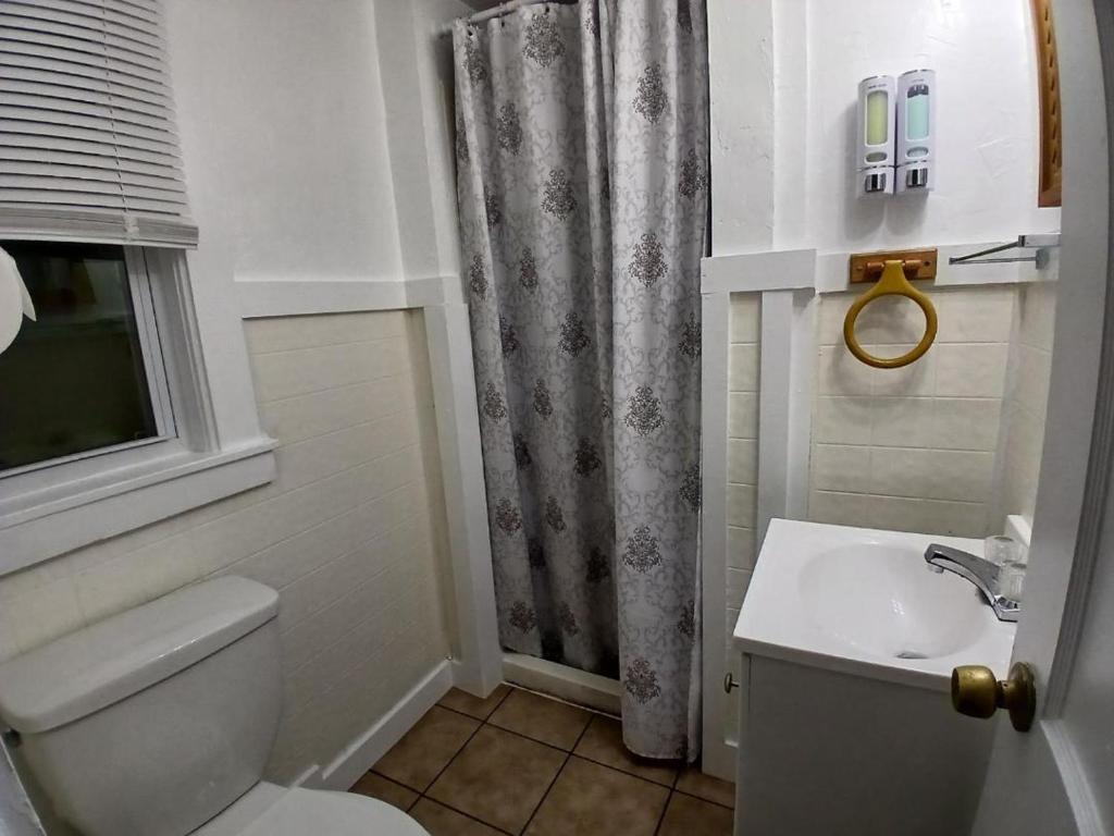 Jonathan Edwards Motel photo 2