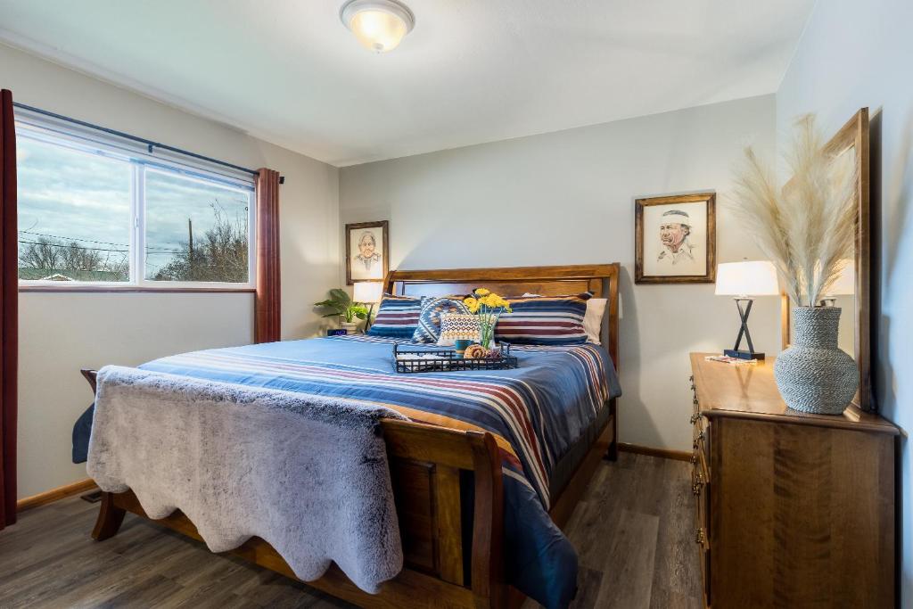 Pendleton House - 2 King Beds/EV charger photo 1