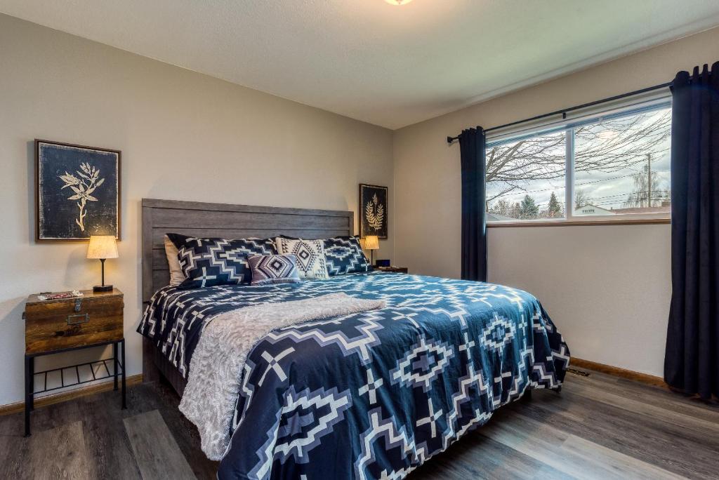 Pendleton House - 2 King Beds/EV charger photo 2