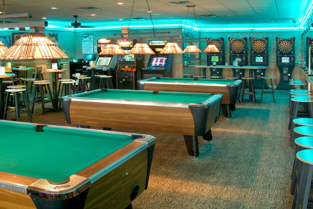 Holiday Inn Express & Suites Vadnais Heights, an IHG Hotel image