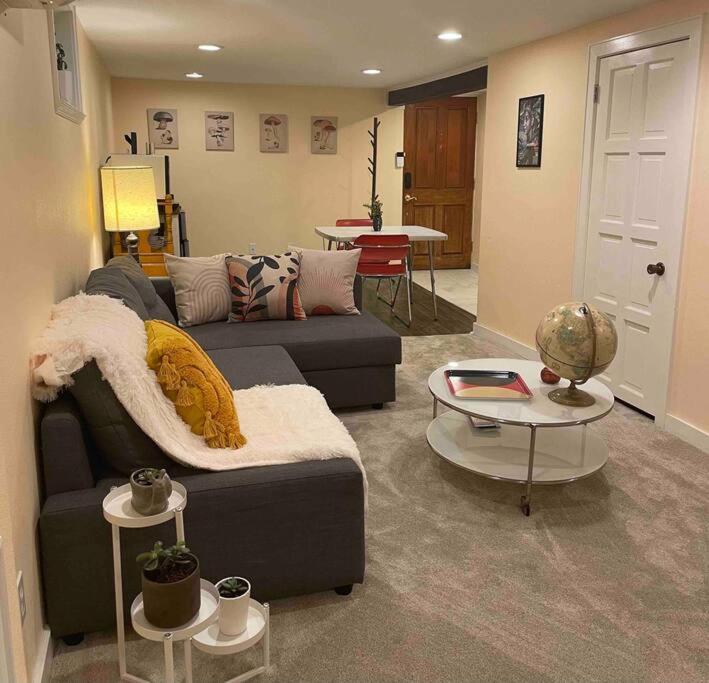 Sweet Beech St Retreat-Basement Apt image