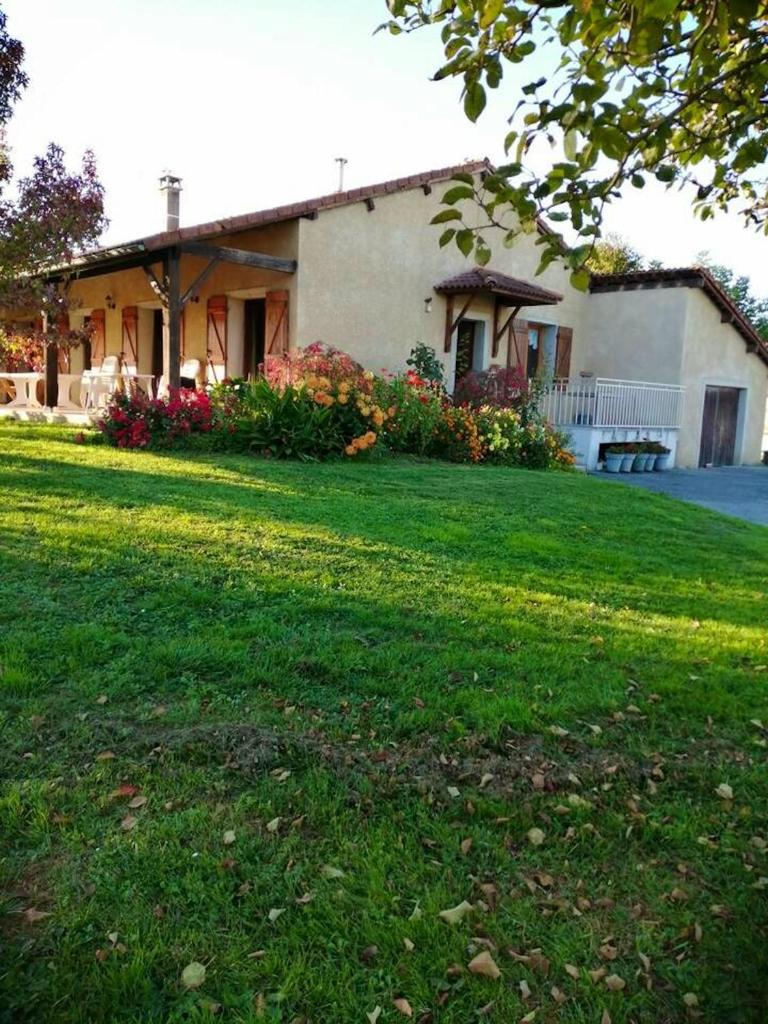 Villa de 3 chambres avec piscine privee terrasse et wifi a Landorthe photo 1