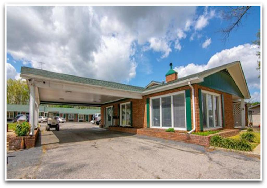 Eden Inn Motel image