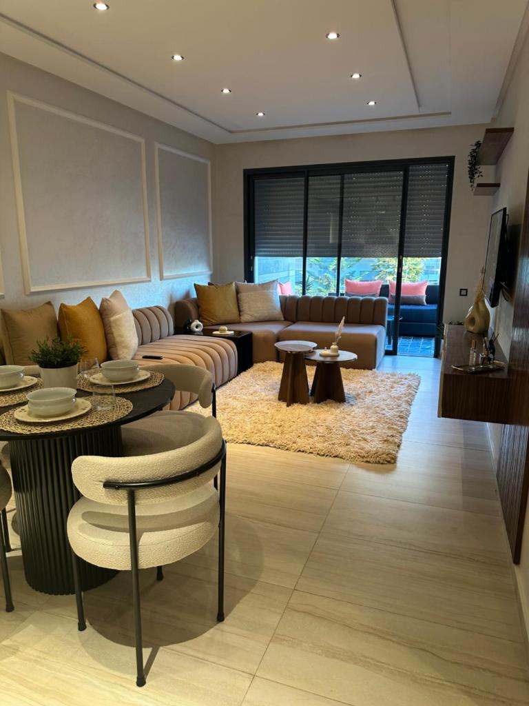 Appartement chic en bord de mer avec piscine photo 1