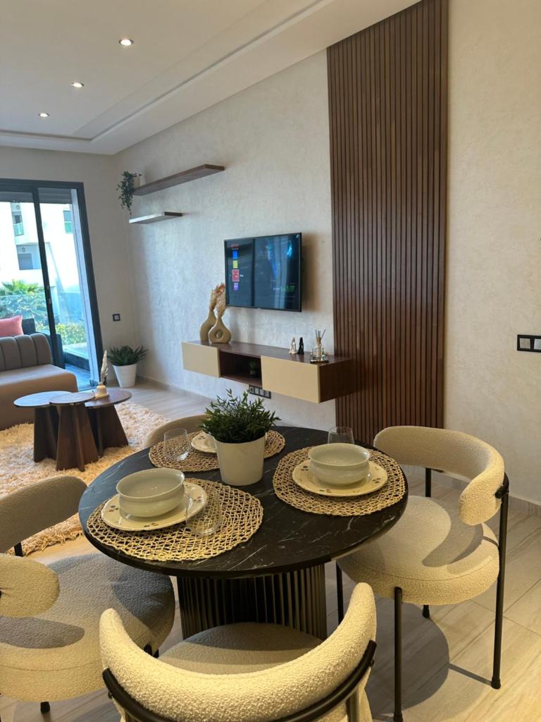 Appartement chic en bord de mer avec piscine photo 2