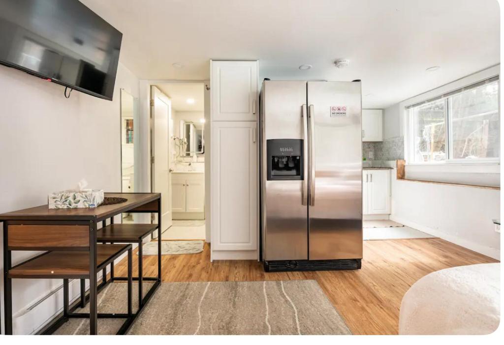 Resort style home living photo 3