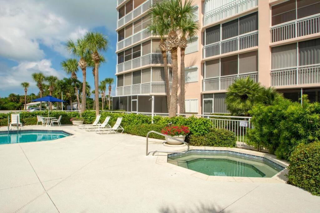 Hutchinson Island Condo steps to the ocean, marina photo 4