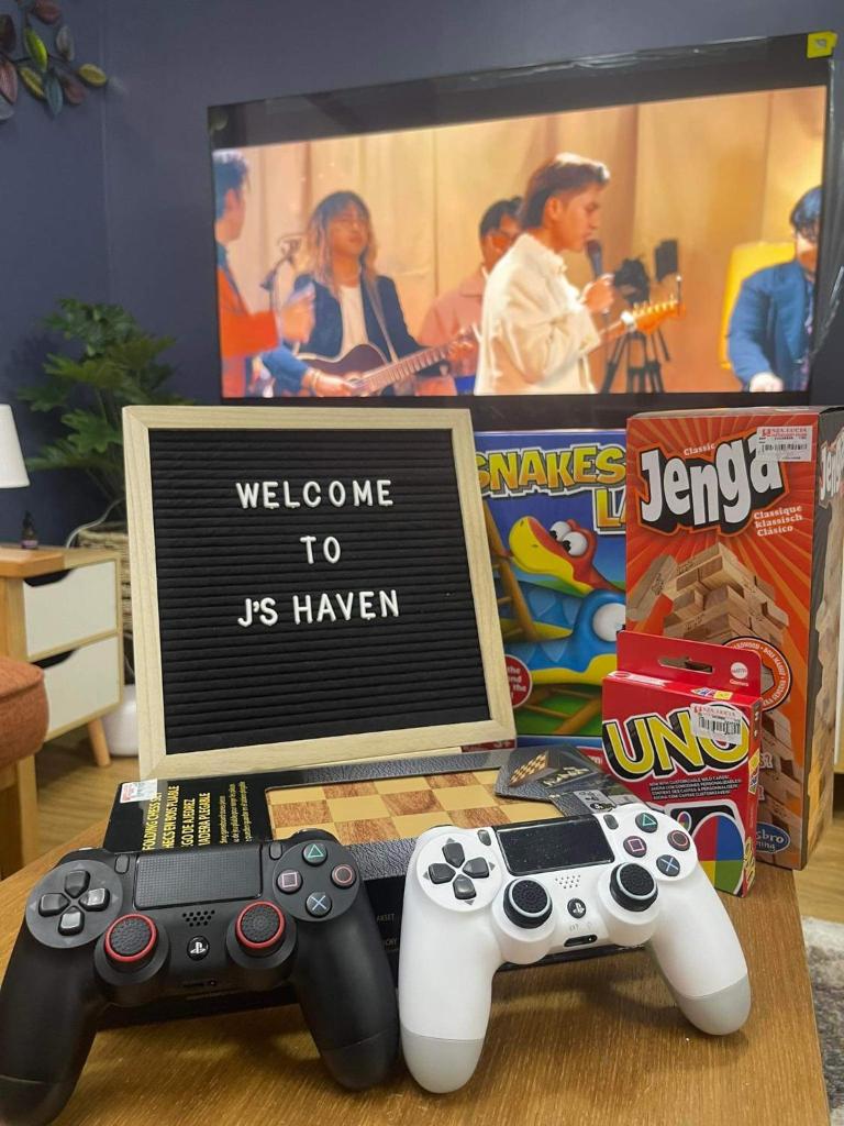 Azure Urban Resort Staycation Miami Tower near NAIA with wifi and Netflix - Js Haven