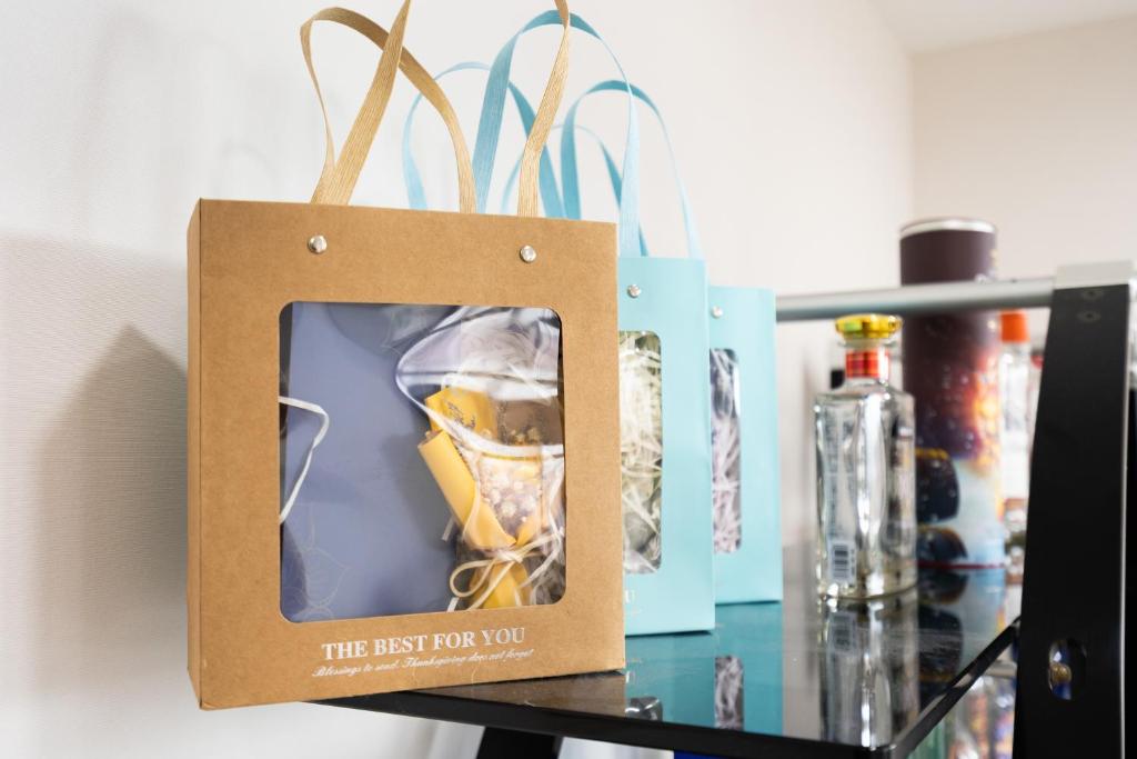 Tracy Ben Thanh Tower