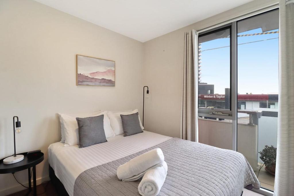 Terminus Apartment I Steps from Geelongs Buzz photo 4