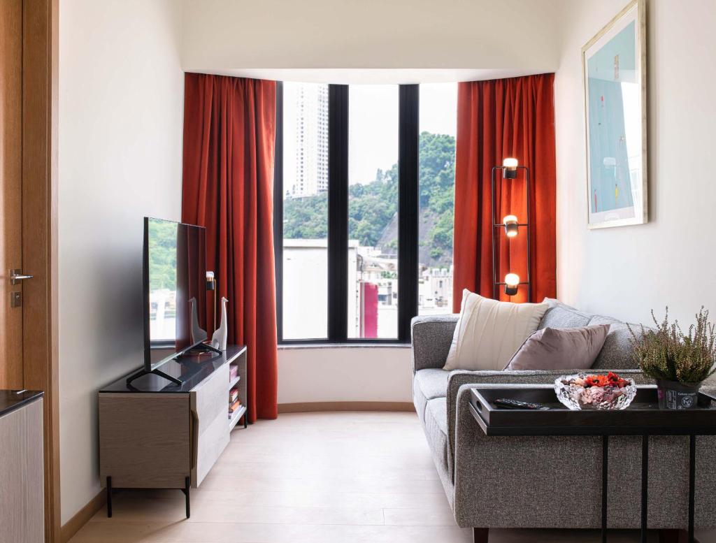 Eaton Residences, Blue Pool Road photo 1