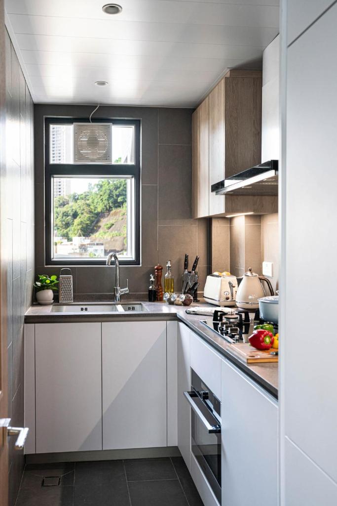Eaton Residences, Blue Pool Road photo 4