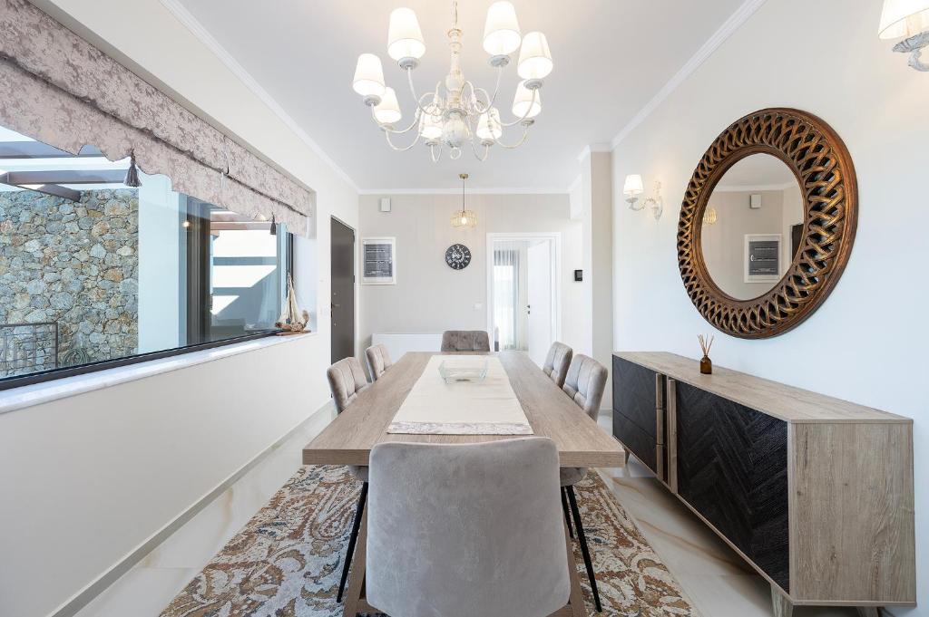 Olive Green Haven-3BR-Private Parking-Balcony photo 4