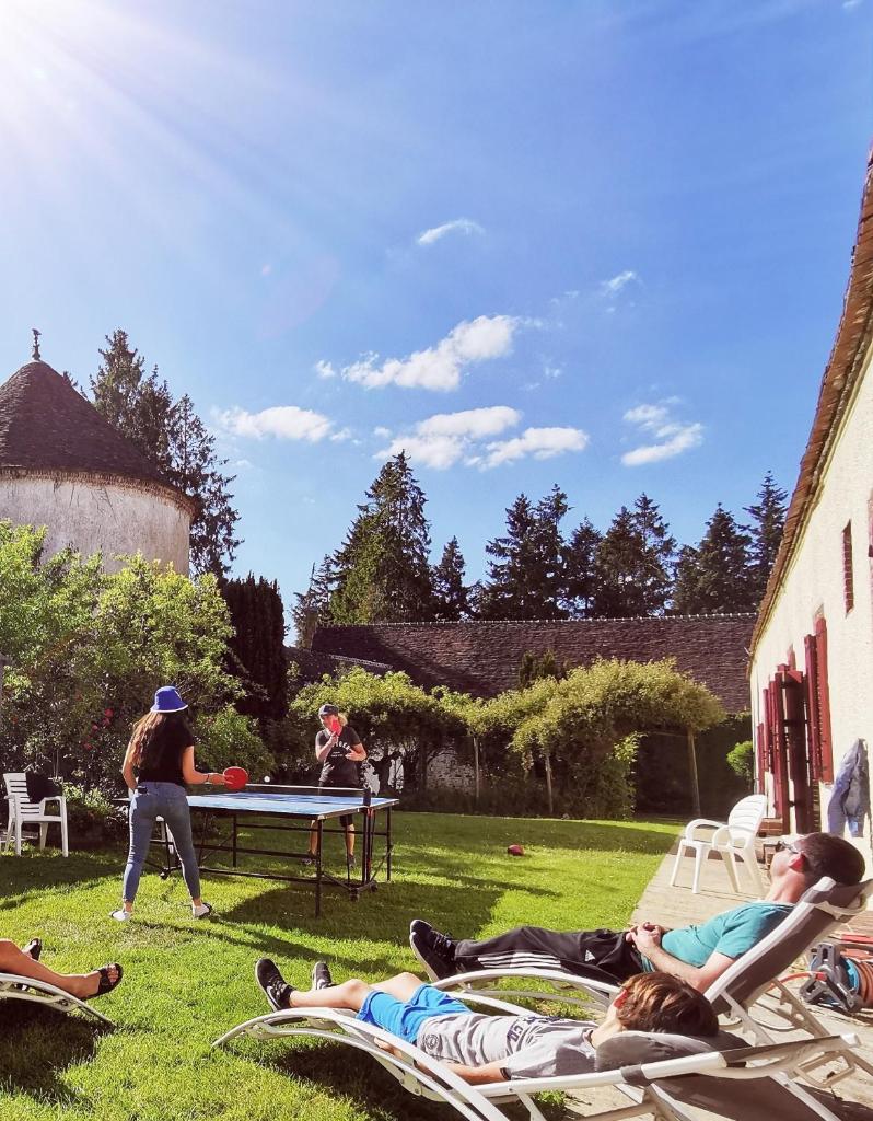 Domaine de Tardais, Gîte familial avec piscine billard, baby-foot en bordure de forêt photo 1