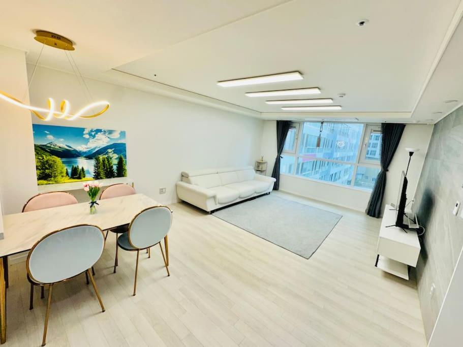 JY House 1 photo 1