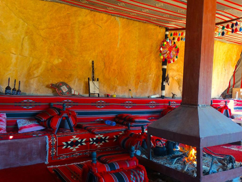 Wadi rum view camp photo 1