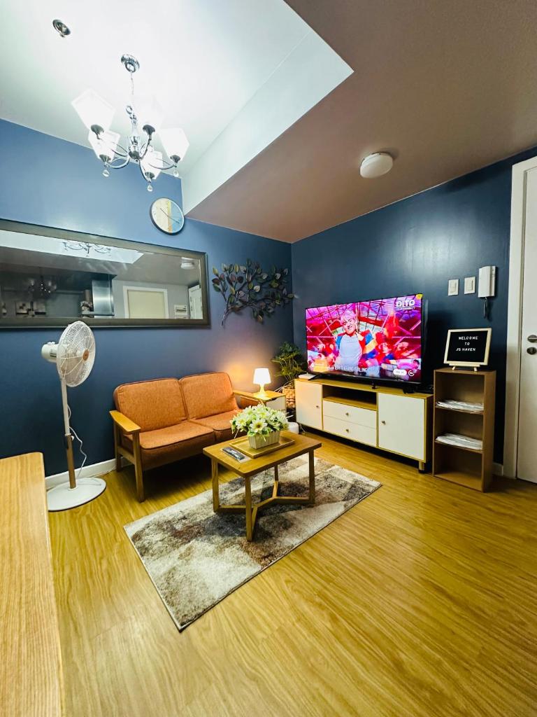 Azure Urban Resort Staycation Miami Tower near NAIA with wifi and Netflix - Js Haven photo 1