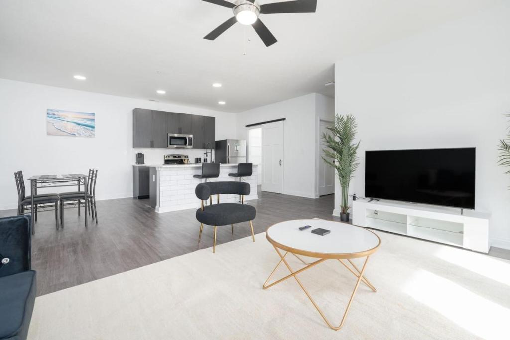 Corporate Housing by MGM photo 1